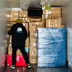 Movers, Moving Boxes, Plastic Wrap, Loading, and Moving Container from Everybody’s Mover & Logistics uploaded 6:43 PM on Jun 5th, 2026