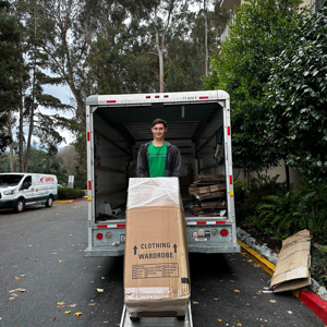 Moving Truck and Movers from Kalin&PO Moving and Storage LLC uploaded 2:57 PM on Oct 6th, 2025