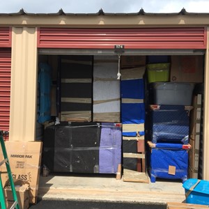 Moving Boxes, Furniture, Unloading, and Moving Blankets from Sun City Muscle Movers LLC uploaded 6:19 PM on Apr 22nd, 2019
