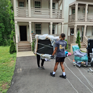 Moving Blankets, Movers, Furniture, and Stairs from Daniels Moving and Logistics uploaded 11:57 AM on Jul 3rd, 2025
