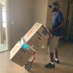 Loading from Erica's Loading & Unloading Moving Co LLC uploaded 9:57 PM on Oct 6th, 2025