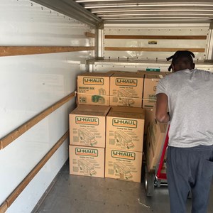 Moving Boxes, Loading, and Movers from Cans Movers uploaded 6:55 AM on Feb 15th, 2022