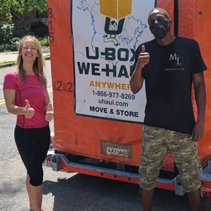 Movers, Moving Container, Mask, and Customers from Move Logic uploaded 7:15 AM on Aug 26th, 2022