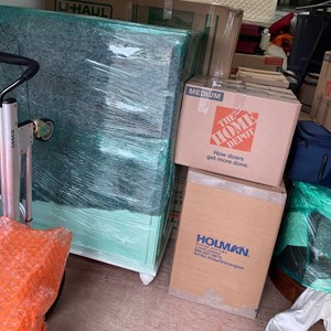 Packing, Plastic Wrap, Loading, Movers, and Moving Boxes from Cans Movers uploaded 6:37 AM on Feb 15th, 2022