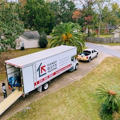 Loading and Moving Truck from Handy Guys Moving Service LLC uploaded 12:11 PM on Jan 27th, 2021