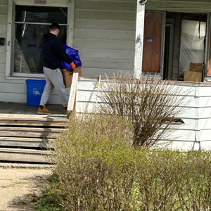 Stairs, Movers, Furniture, Unloading, and Plastic Wrap from Ready Roaders uploaded 9:09 AM on Apr 18th, 2026