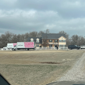 Unloading, Ropes/Straps/Tie-downs, Hand Truck, Moving Truck, and Plastic Wrap from Pink Zebra Moving of Oklahoma City  uploaded 12:26 PM on Apr 3rd, 2024