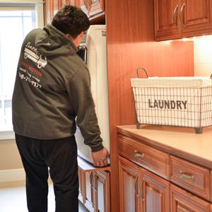 Movers from AIRUS MOVERS LLC uploaded 11:31 AM on Nov 22nd, 2025