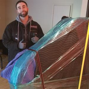 Movers, Piano, and Moving Blankets from Move Logic uploaded 7:04 AM on Aug 26th, 2022