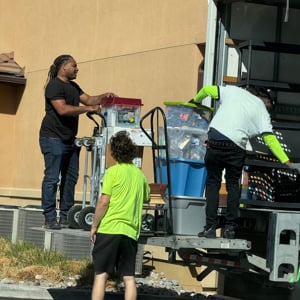 Moving Truck and Movers from Daniel Family Movers uploaded 4:52 PM on Aug 5th, 2025